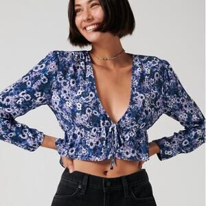 Aritzia Sunday Best Cropped Tie Front Blouse Size S